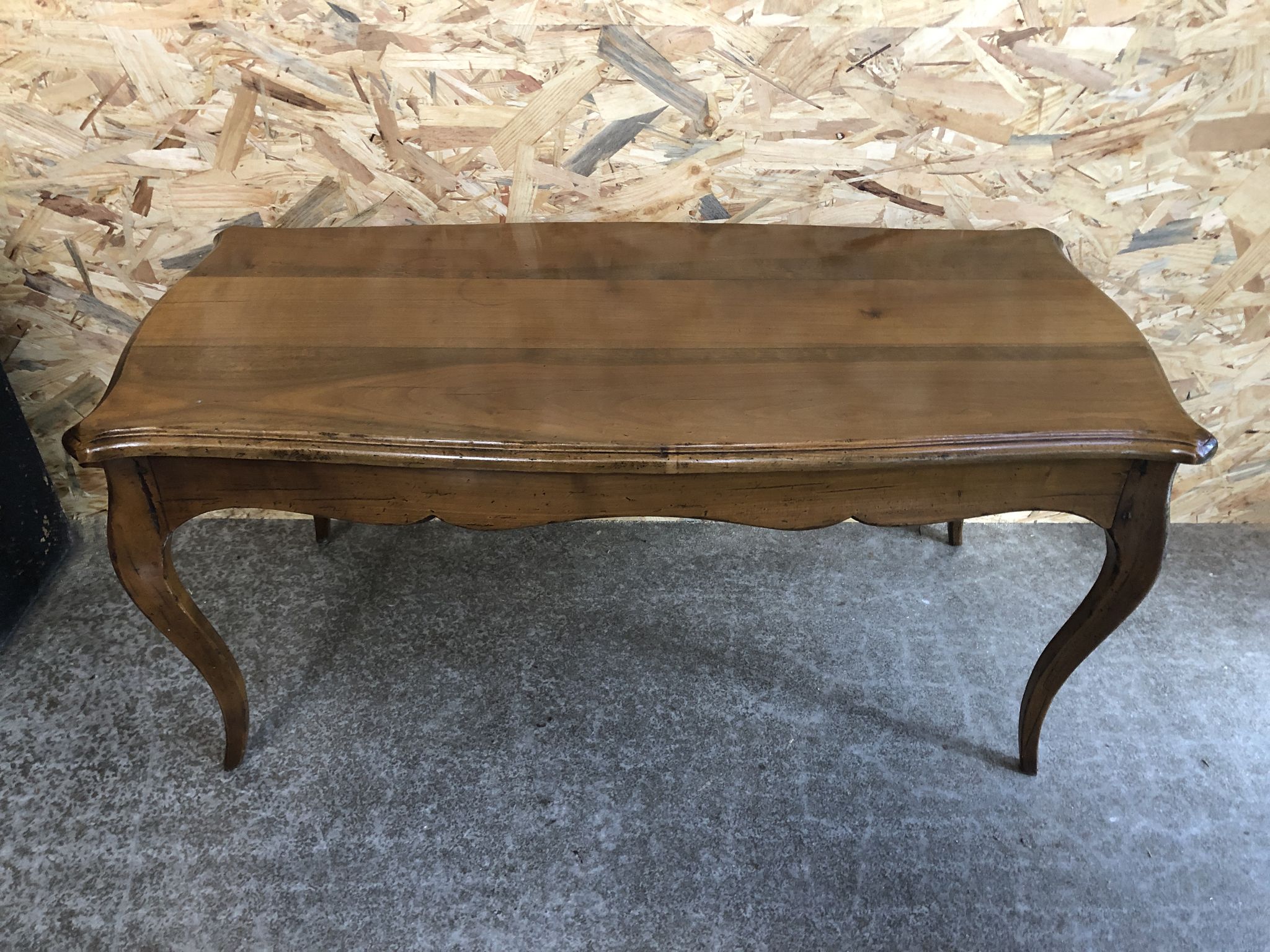 Old Coffee Table Style Louis XV Wood Chevillé Legs Curved Vintage