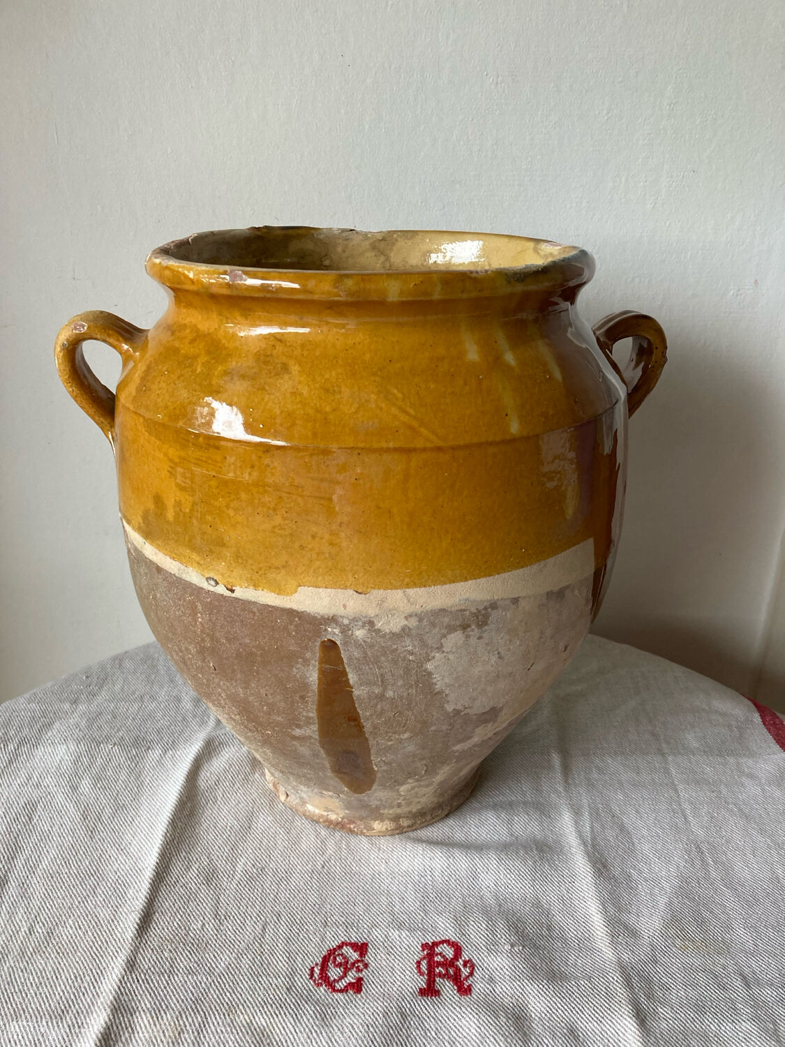 Very large confit pot from the 19th century.