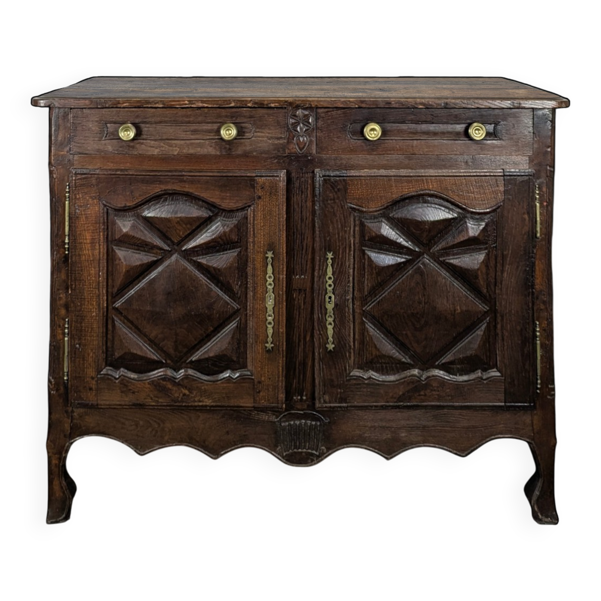 Buffet bas Louis XIII en chêne à pointes de diamant deux portes