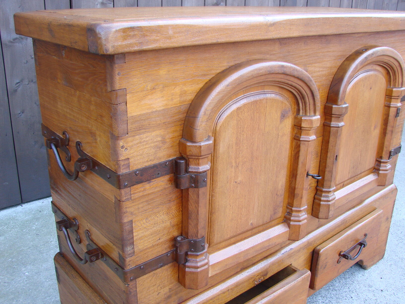 Oak chest of drawers, 50s