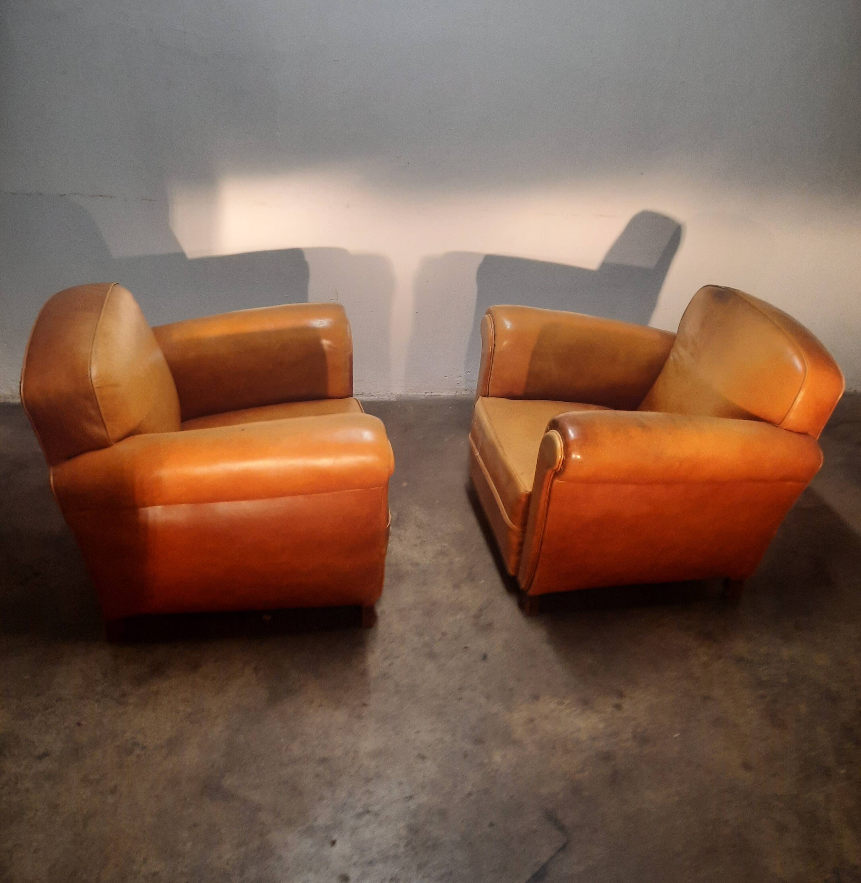 Pair of club shoes from the 1950s in tawny leather.