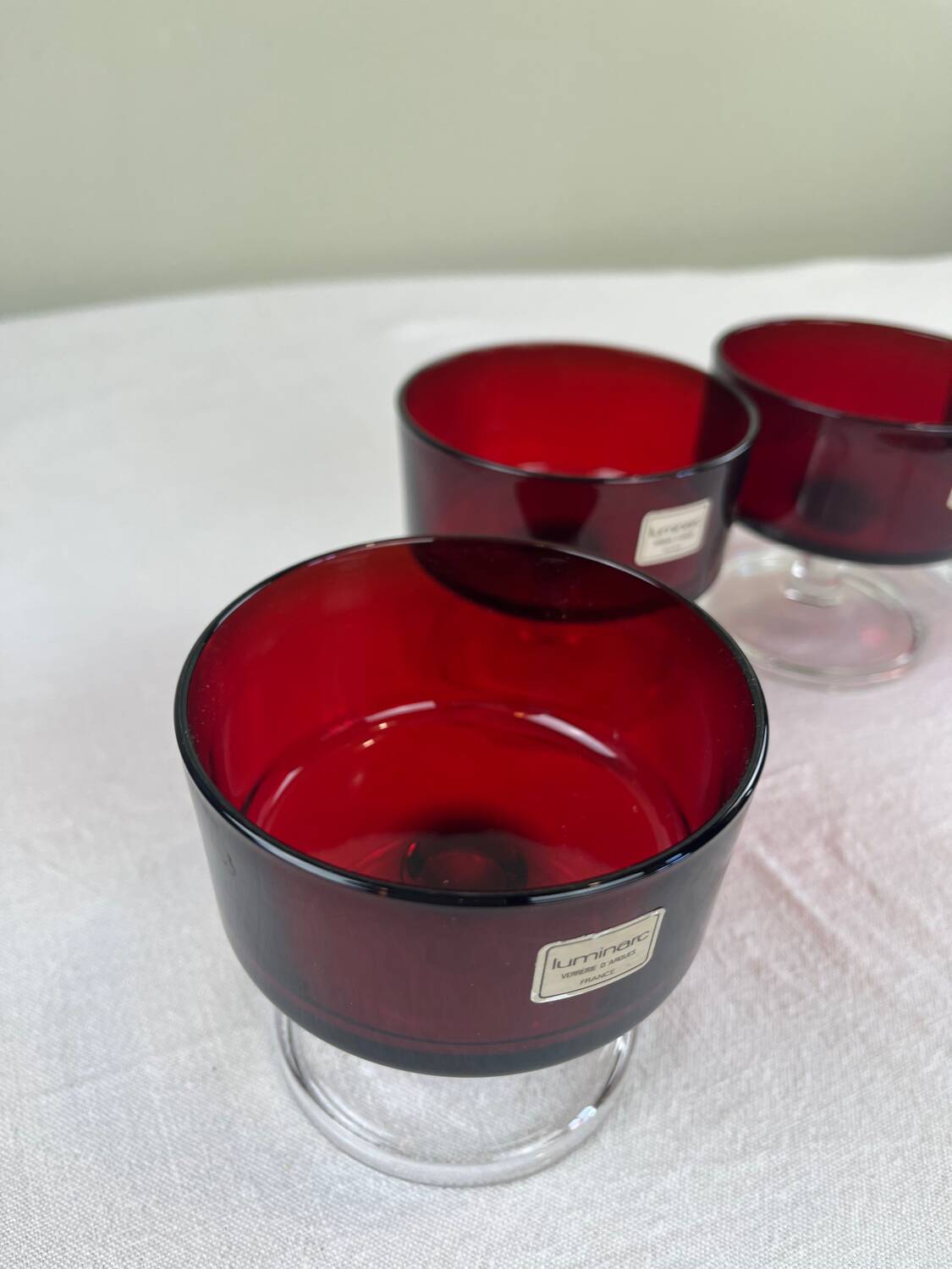 4 coupes en verre rouge