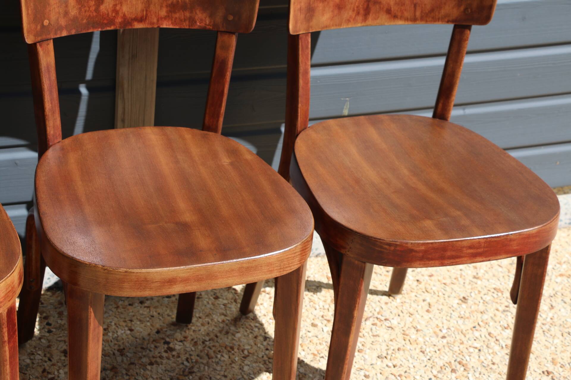 Série de 6 chaises bistrot foncées 1940
