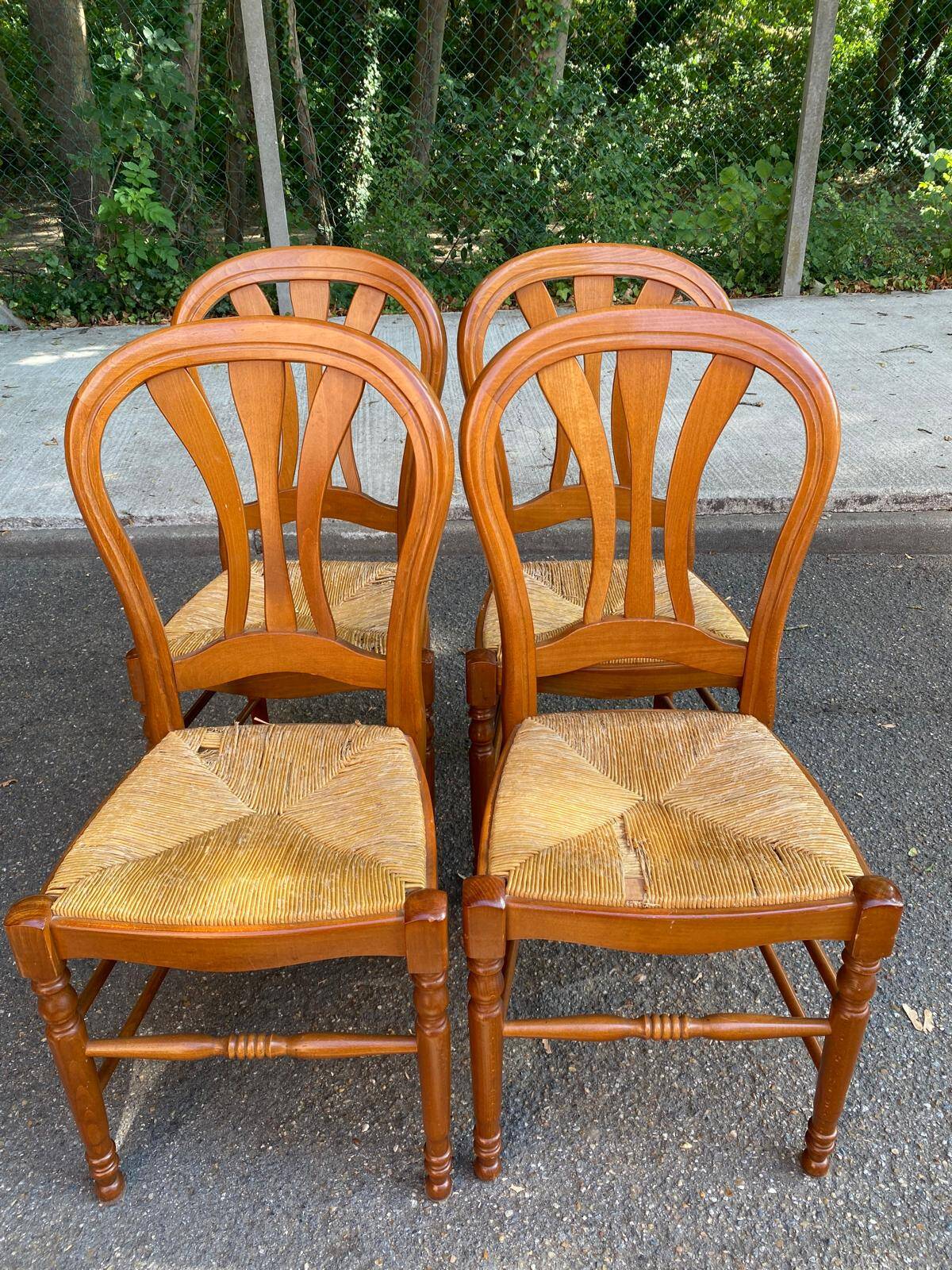 4 country-style Louis Philippe medallion chairs with rush seats from the 1970s.