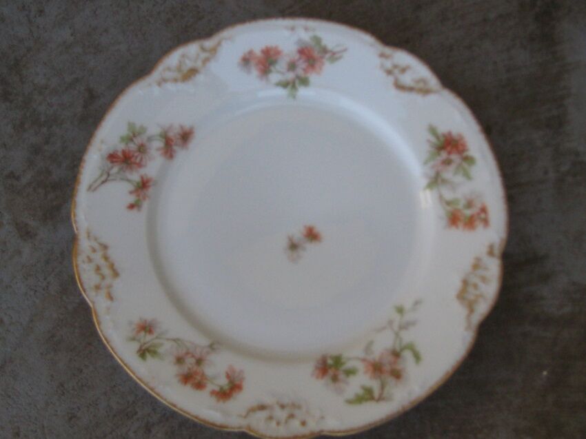 Former service a dessert, limoges, scalloped, flowers and gold