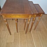Nesting coffee tables