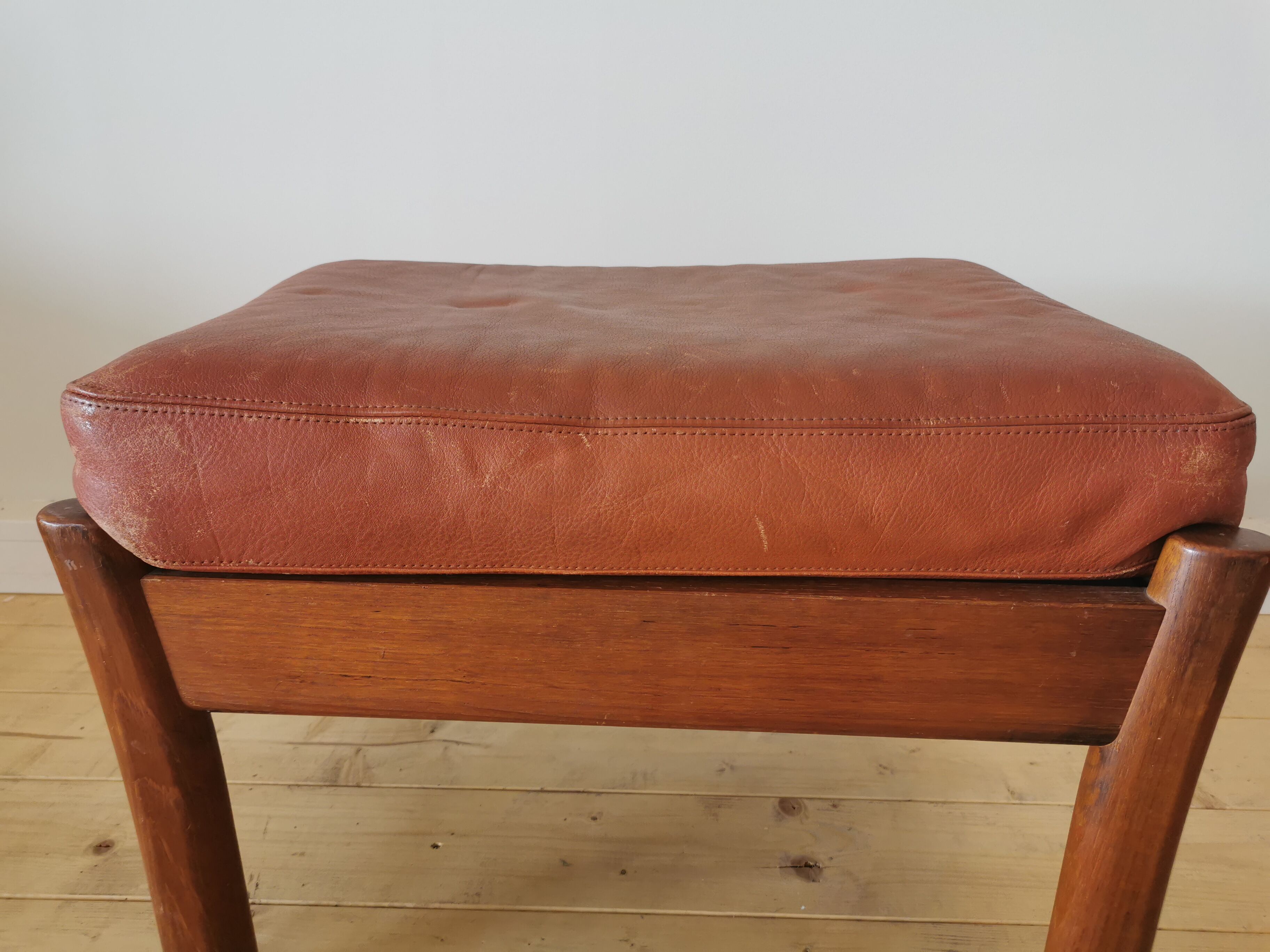 Pair of Dyrlund leather footrest 60s leather