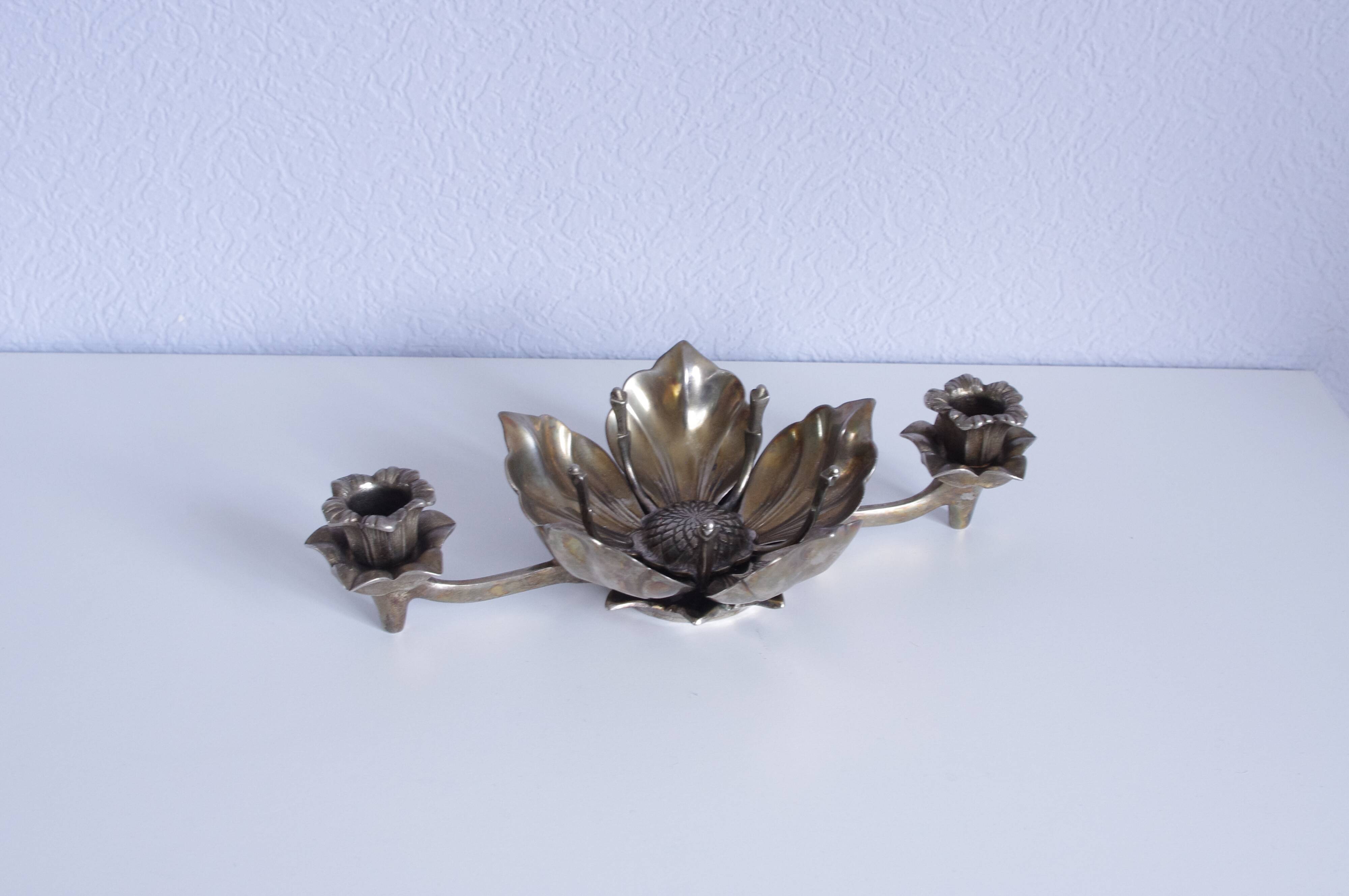 Ashtray in the shape of flower candleholder