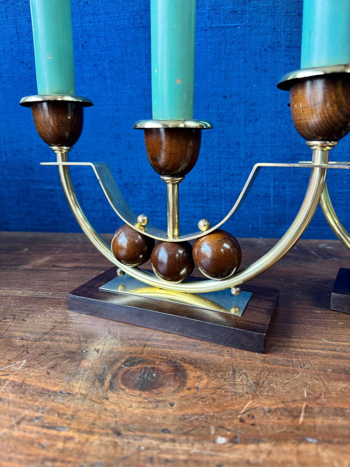 Pair of Art Deco candlesticks in brass and varnished wood, 1930s/1940s