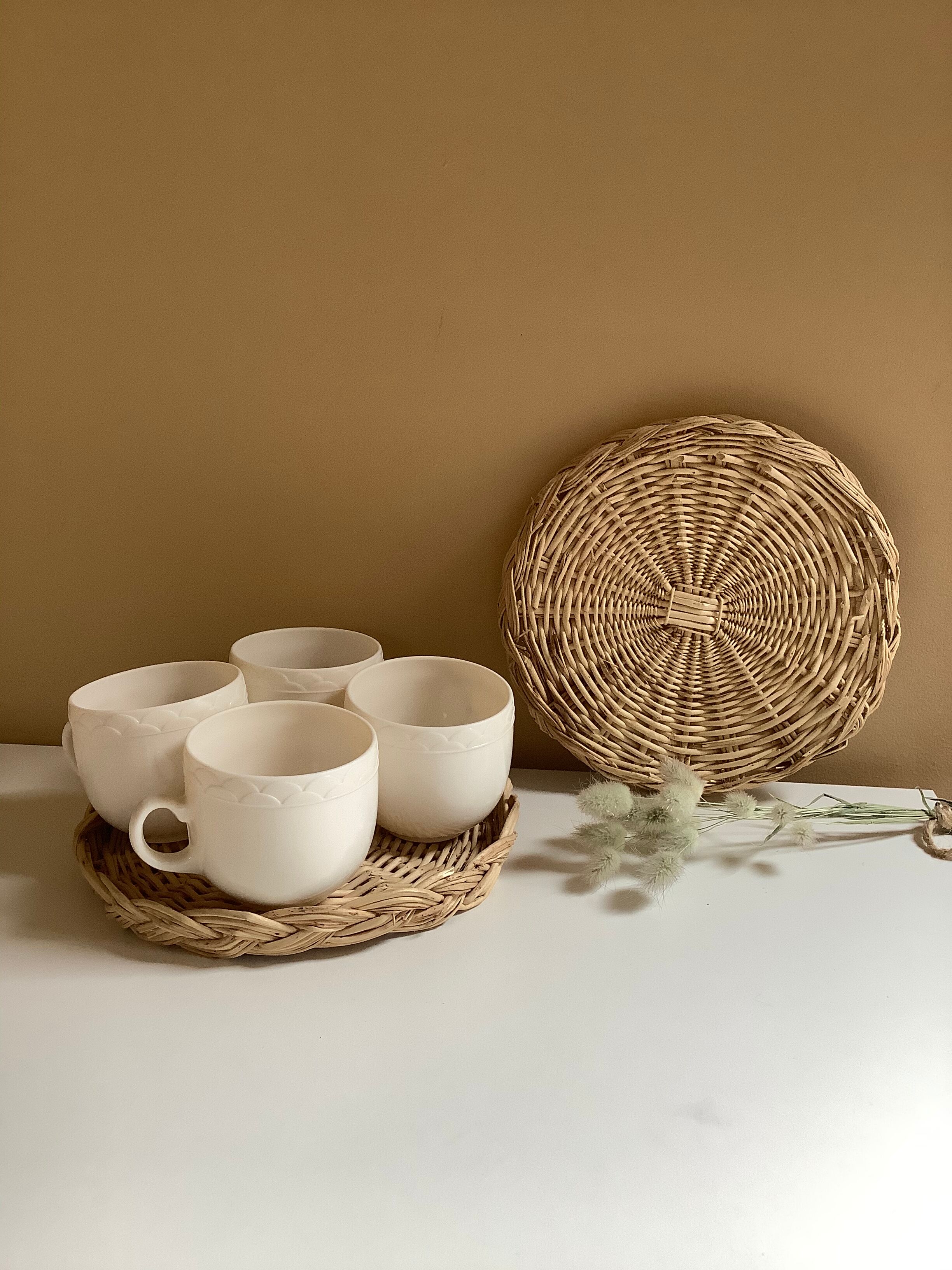 Lot of 4 coffee cups