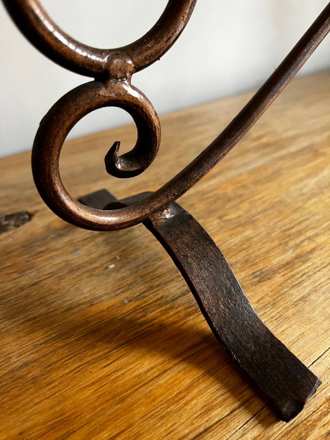 Wrought iron tealight holder