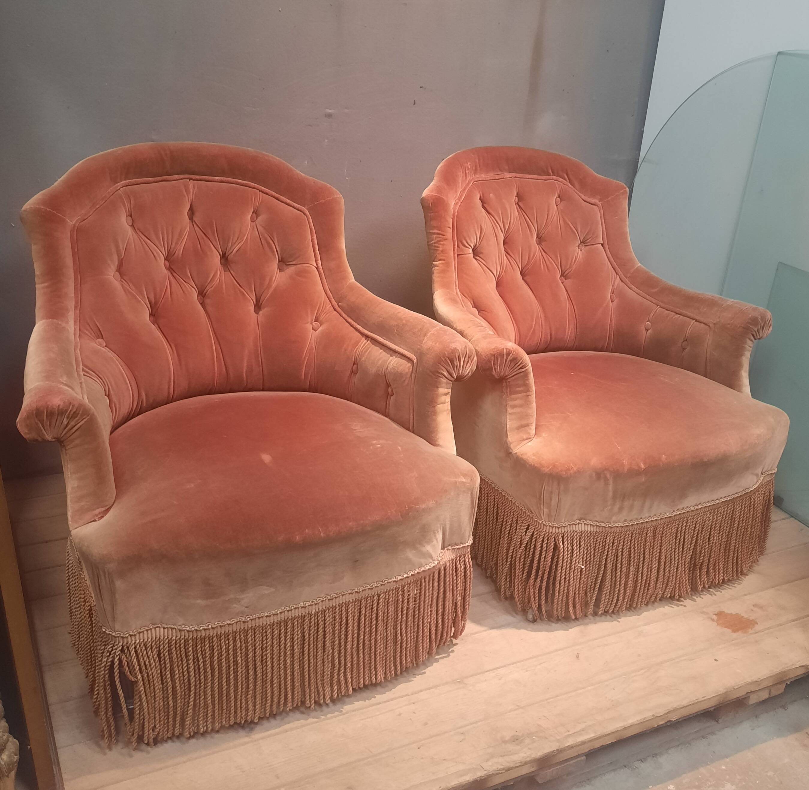 Paire de fauteuils crapaud