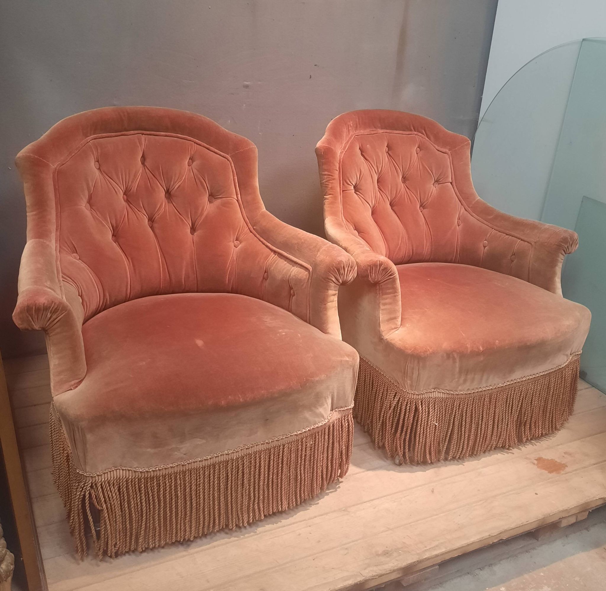 Paire de fauteuils crapaud