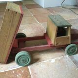 Camion jouet ancien en bois