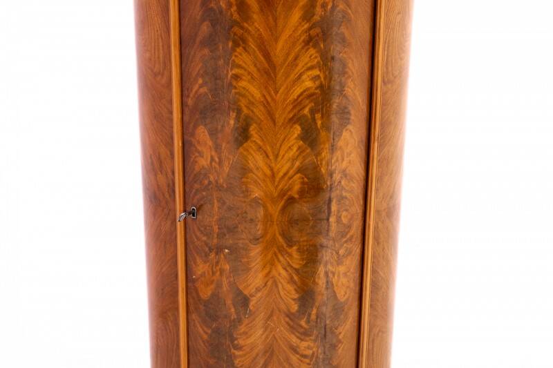 Intéressante commode Biedermeier, Europe du Nord, vers 1860.