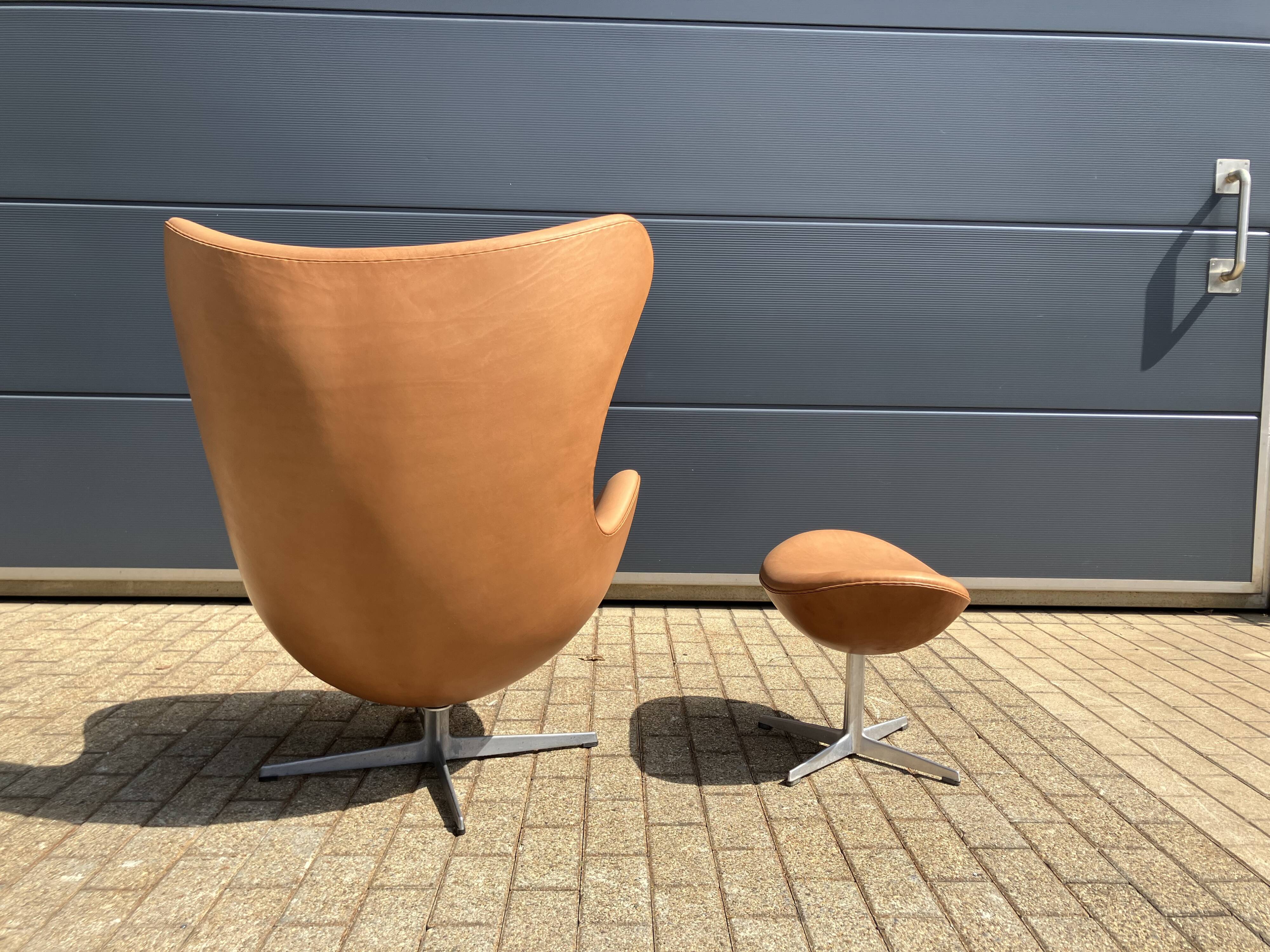 Fritz Hansen Egg Chair + Ottoman, Camel Cognac leder 1968!!