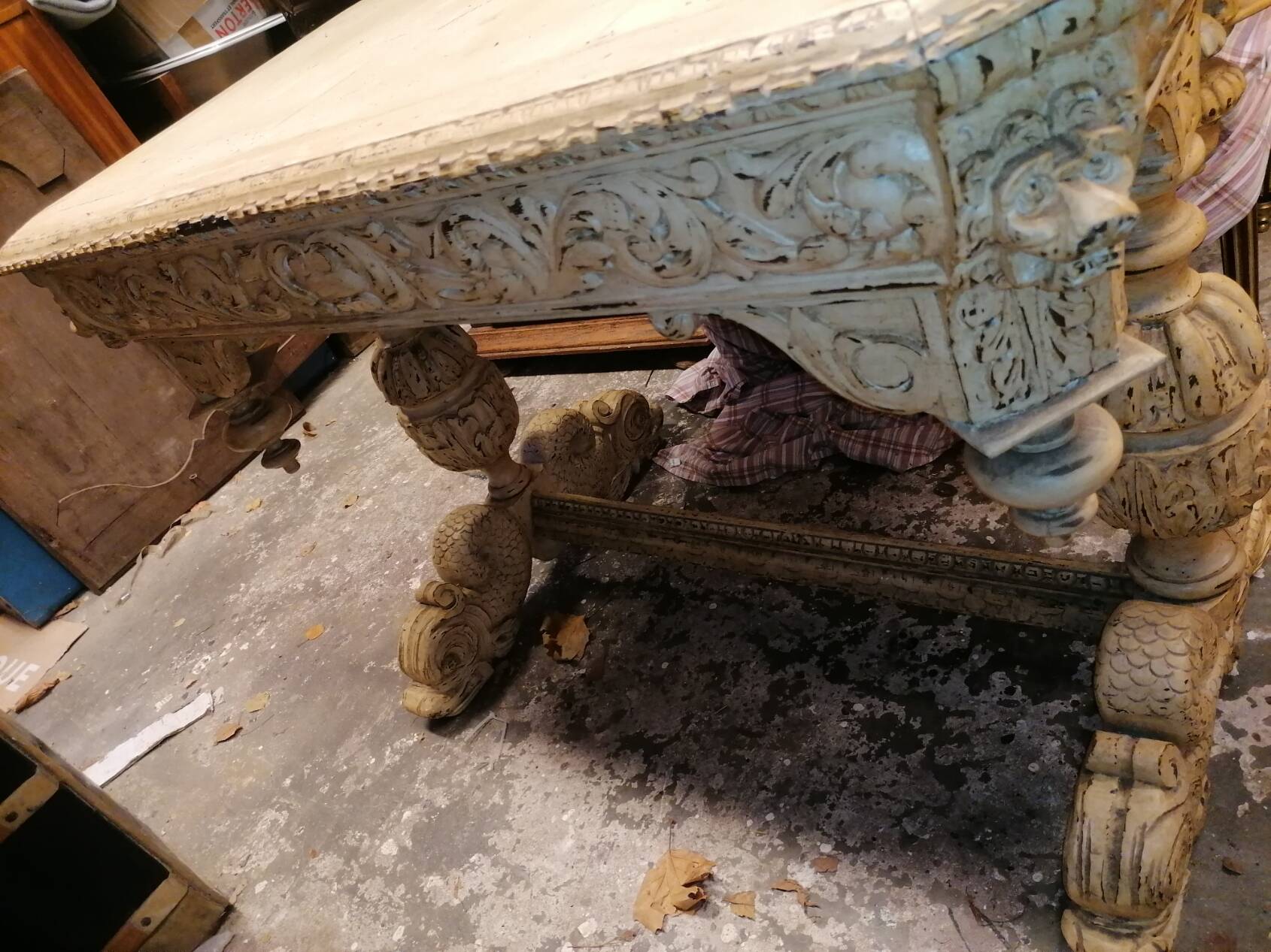Antique entrance table - Neo-Renaissance