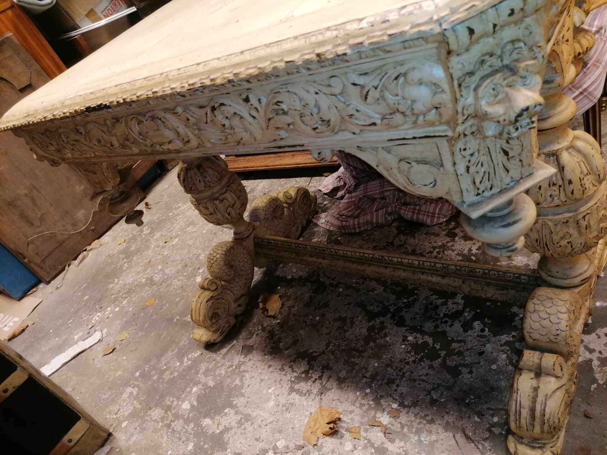 Antique entrance table - Neo-Renaissance