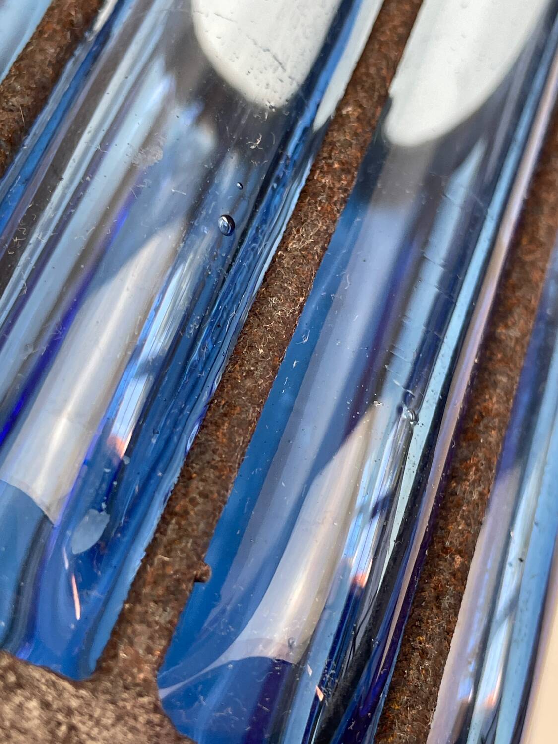 Vase en verre soufflé enchâssé