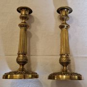 Paire de bougeoirs en laiton