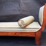 Walnut recamier bench Napoleon III daybed mid-nineteenth century