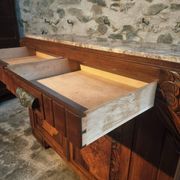 Buffet art déco français en noyer avec plateau en marbre (années 1930)