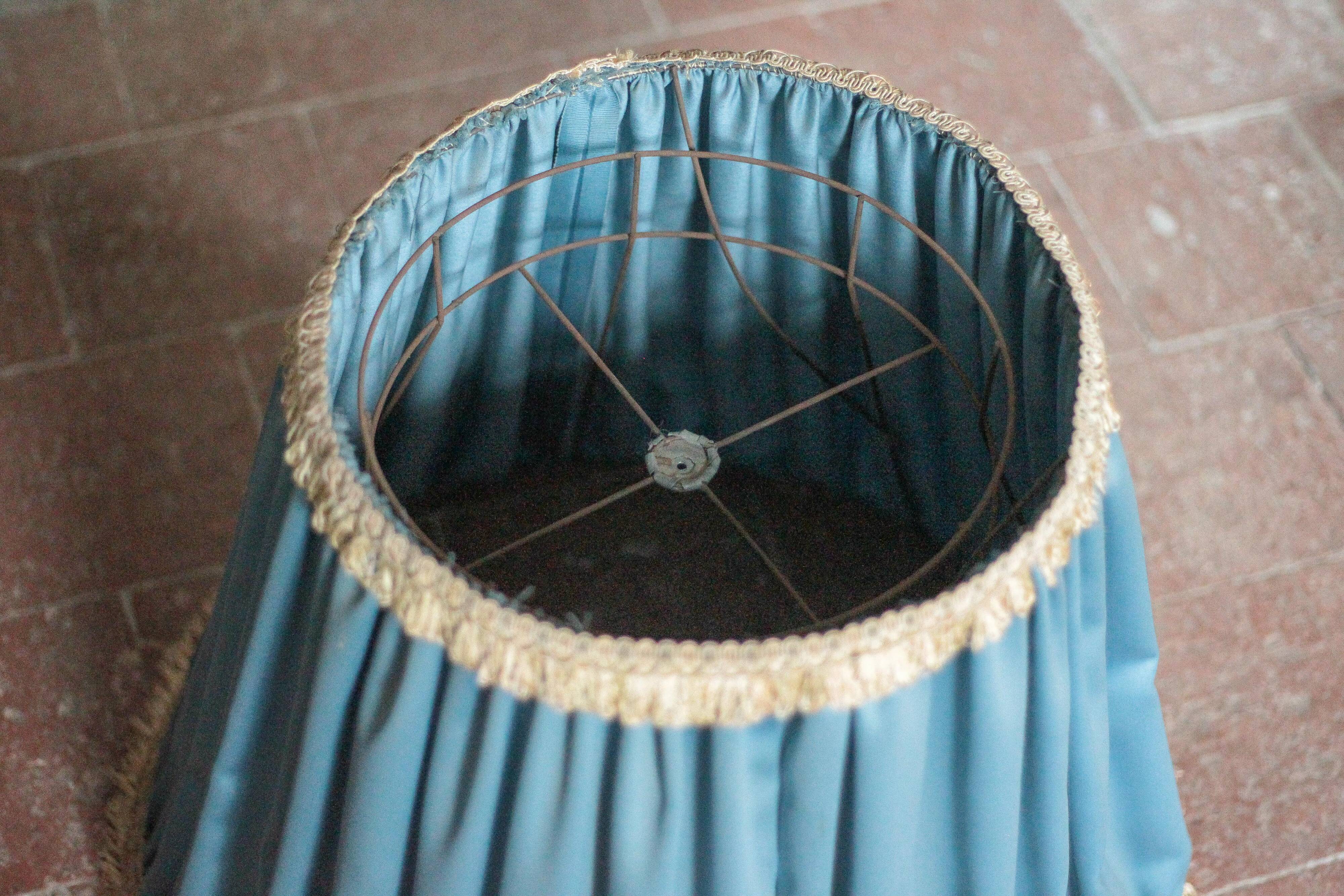 Florentine gilded wood floor lamp, floor lamp with lampshade