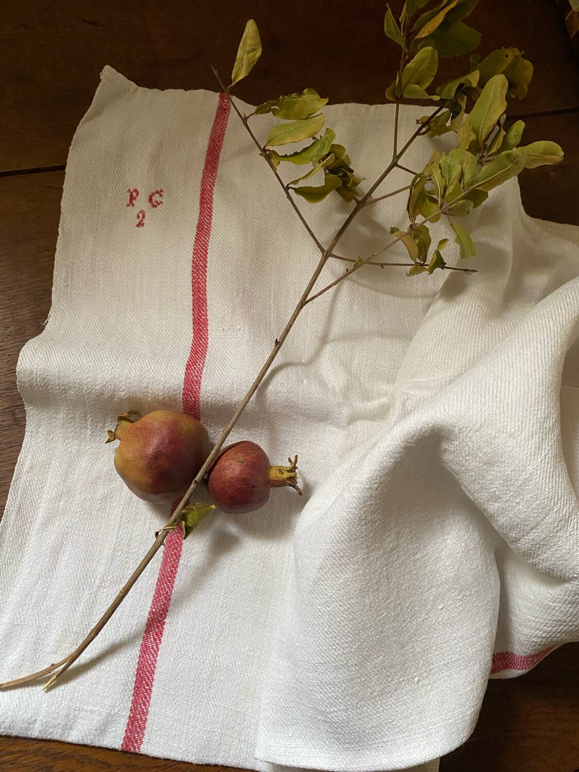 2 large country tea towels in rustic hemp.