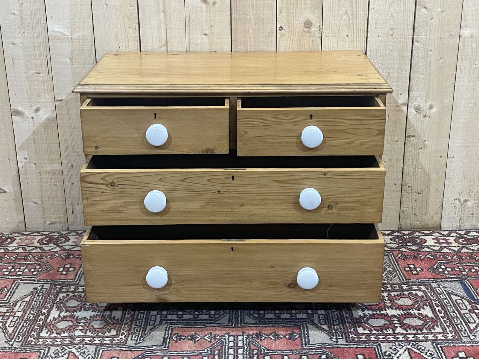 Victorian chest of drawers nineteenth in fir