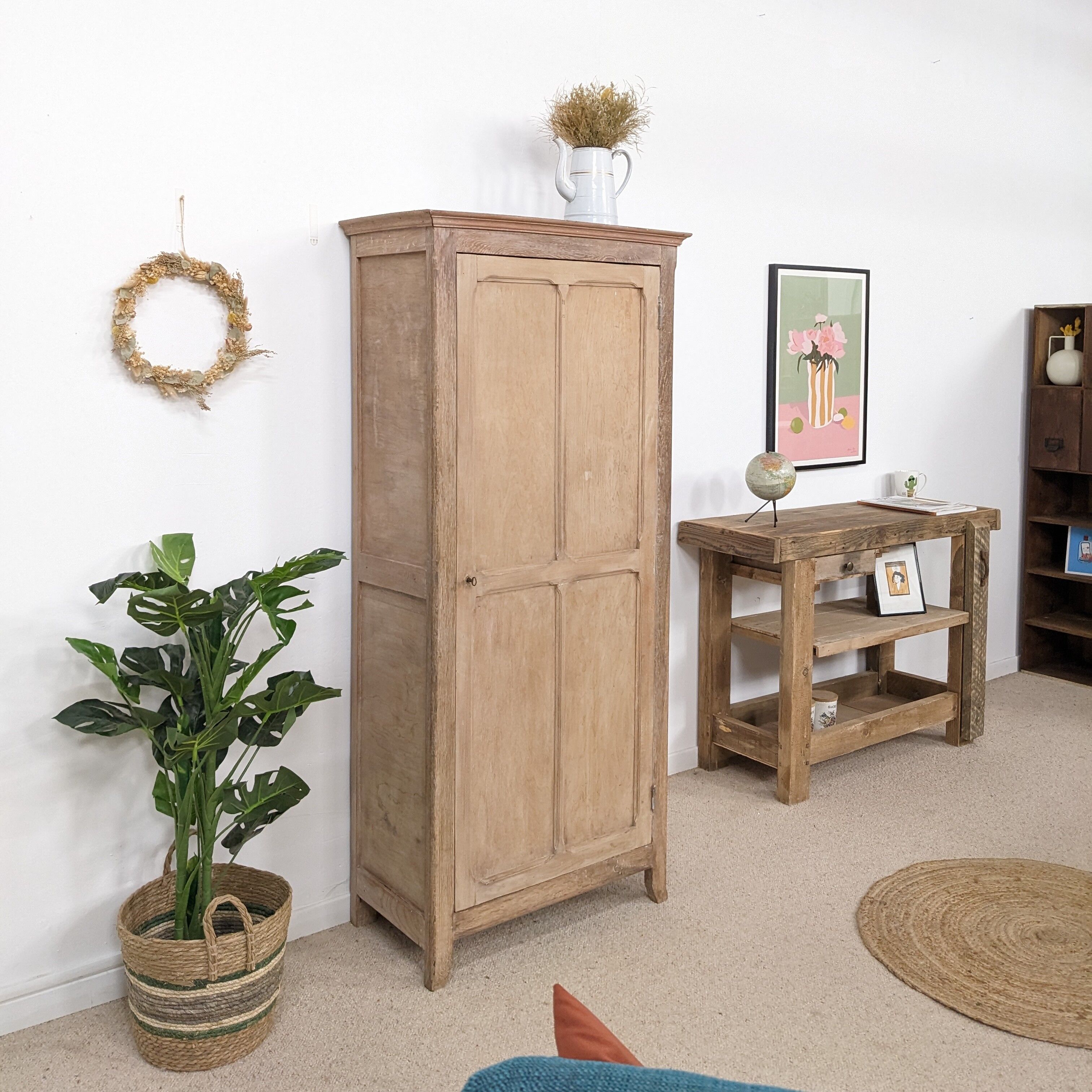 Vintage knitted hoister