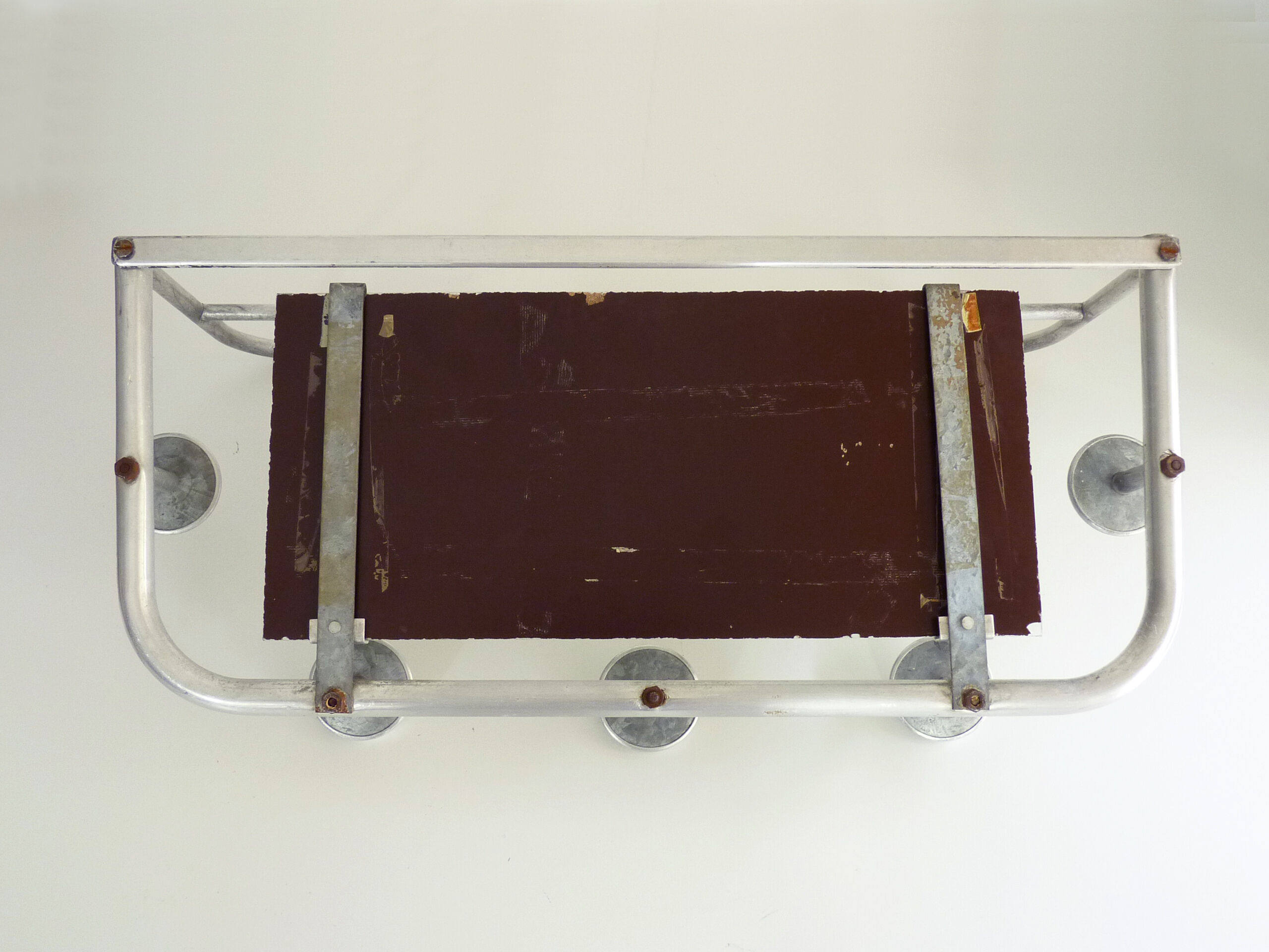 Old aluminum coat holder with mirror, 5 patères and a hat holder. Year 50