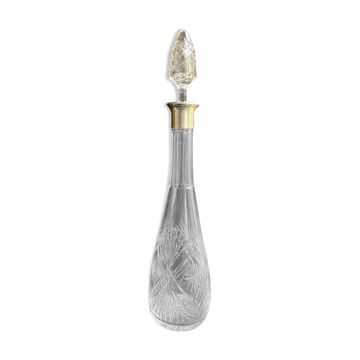 Carafe en cristal soufflé, taillé et col en argent