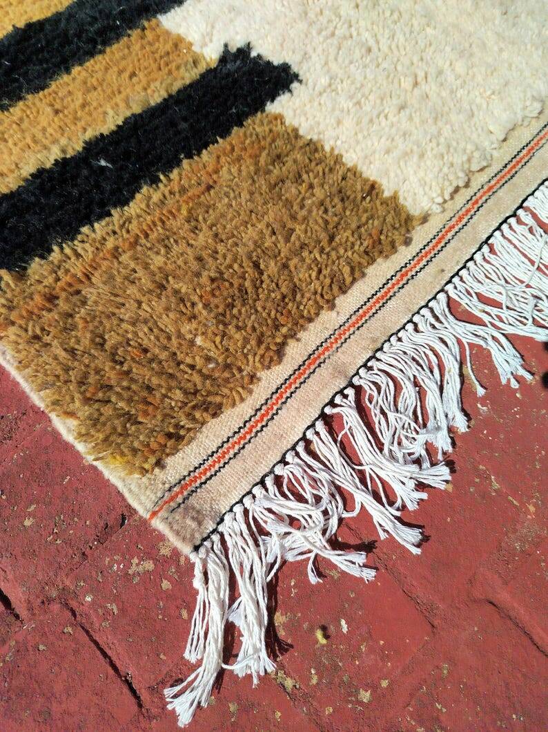 Handmade Moroccan Berber rug 150/250cm