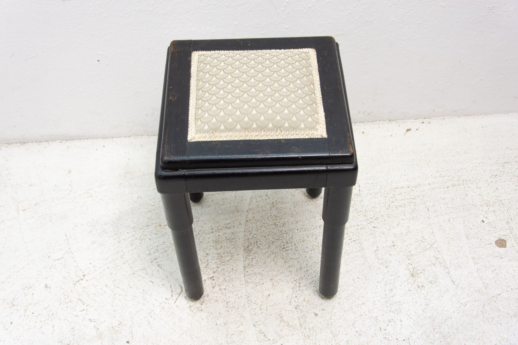 Tabouret rembourré historicisme repose-pieds années 1910, Autriche Hongrie