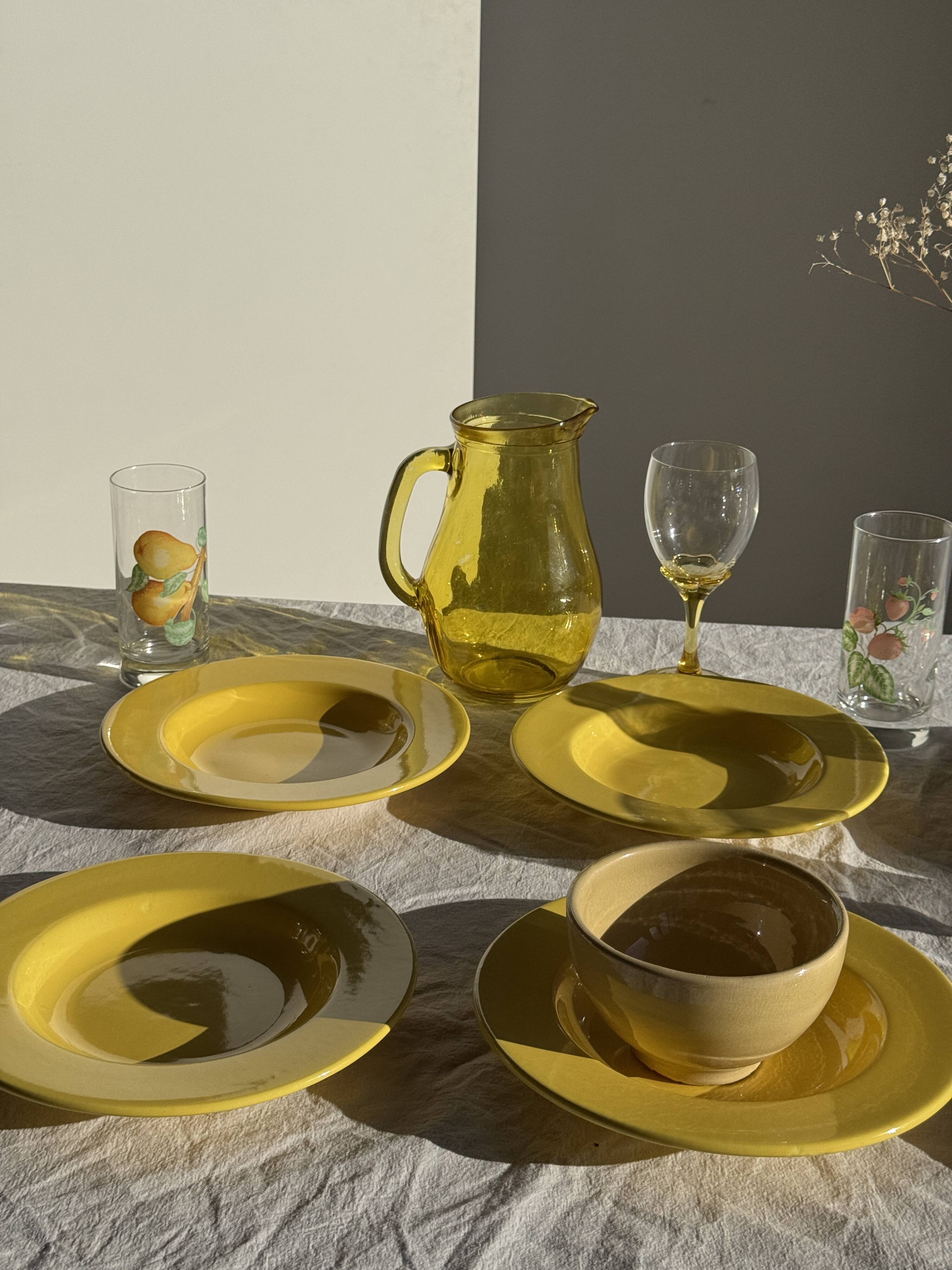 Set of 6 vintage yellow deep plates D22.5 H3.5