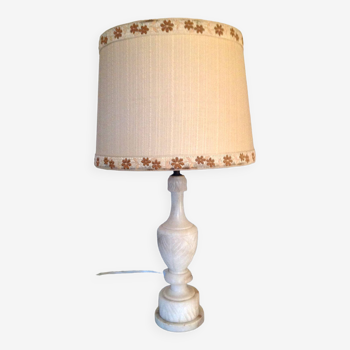 Alabaster lamp and ecru fabric lampshade / vintage 50s-60s