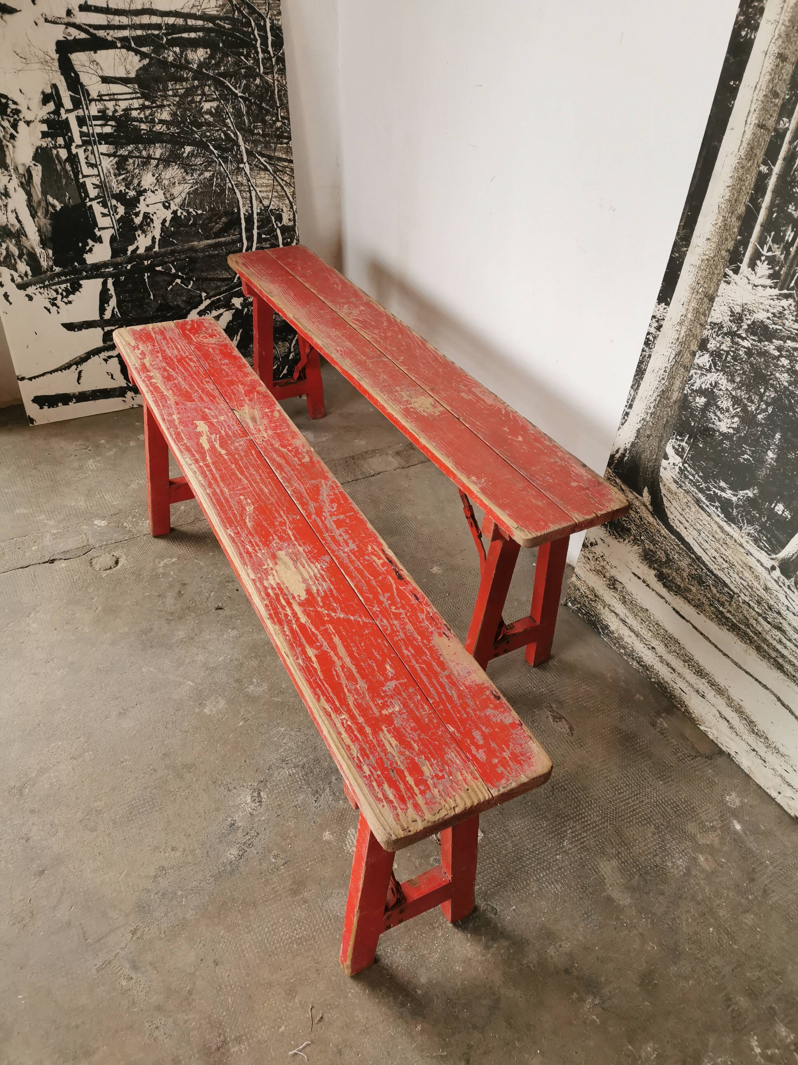 Paire de bancs pliants en bois