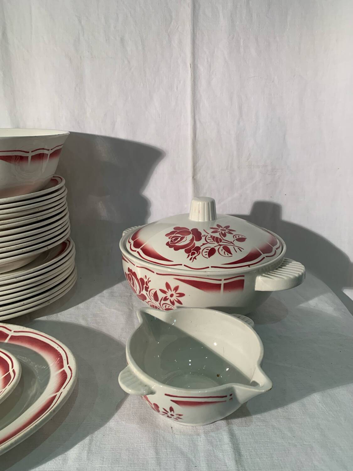 Art Deco pink earthenware service by Badonviller, porcelain, circa 1930