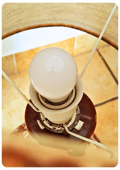 Lampe de sol vintage années 70 en céramique FAT LAVA avec abat-jour