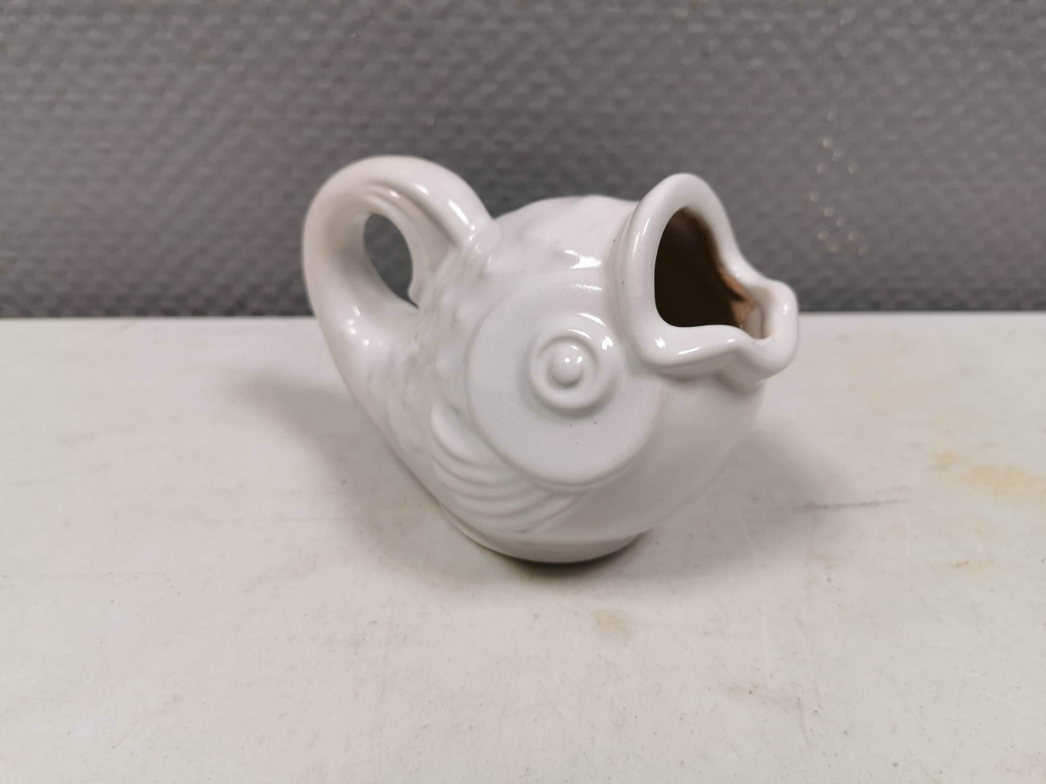 Nice little fish jug/vase, designed by Danish Michael Andersen Bornholm