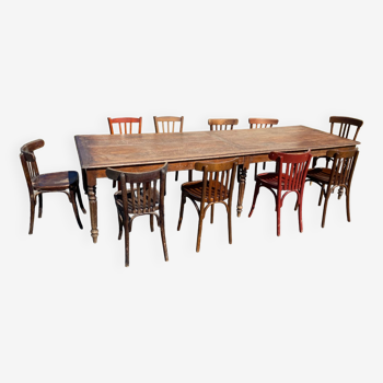 Table de drapier et ses 10 chaises