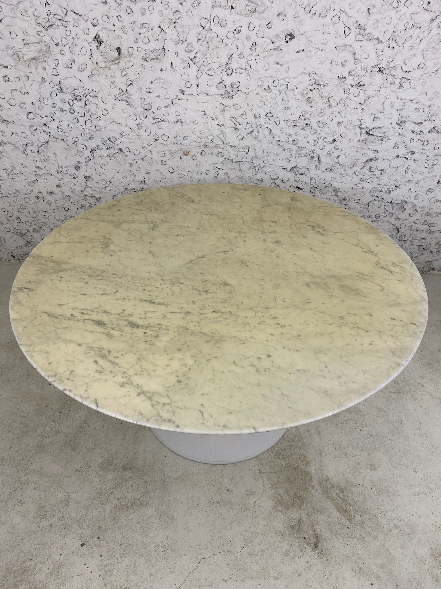 Table Knoll Saarinen 137