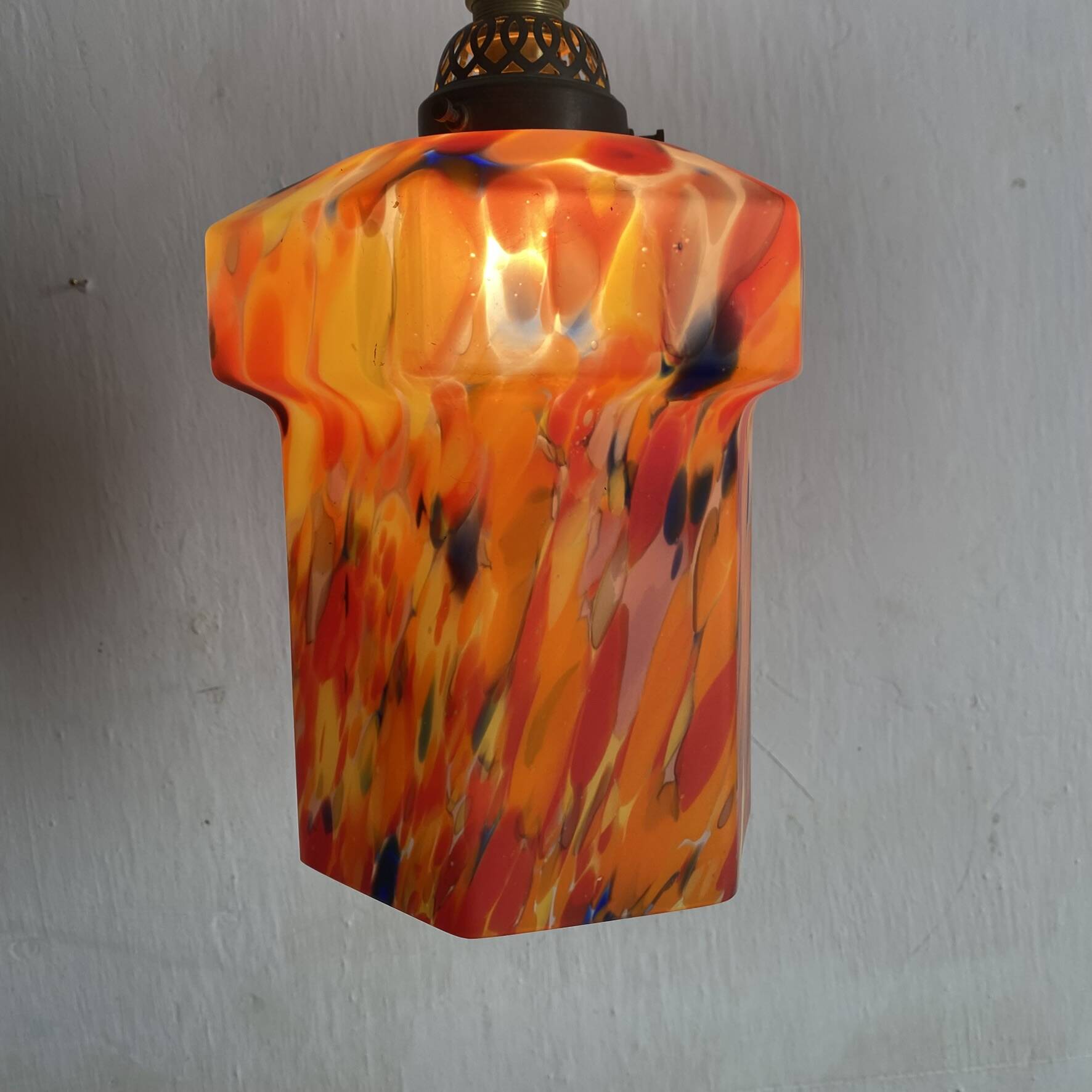Retro suspension lampshade in speckled glass
