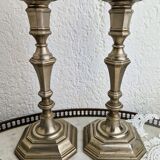 Paire de bougeoirs style néo classique en métal argenté