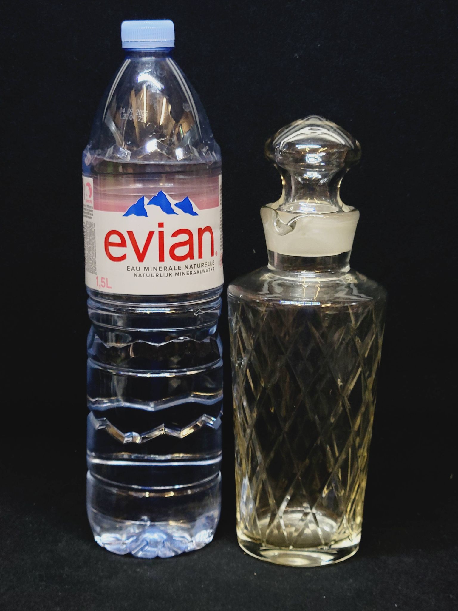 Carafe vintage en verre taillé
