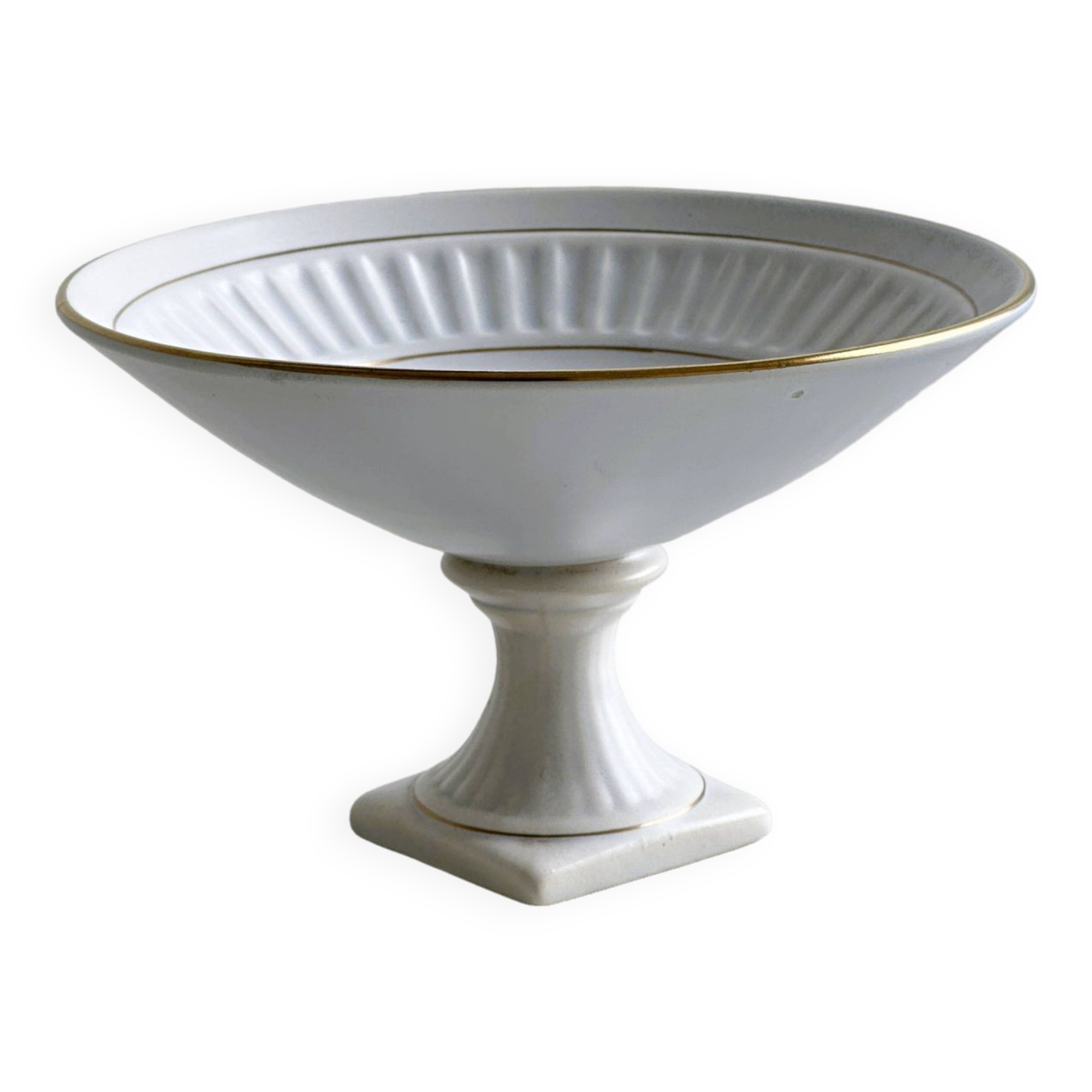 Footed bowl, earthenware compote dish, Flora Plateel Gouda Holland