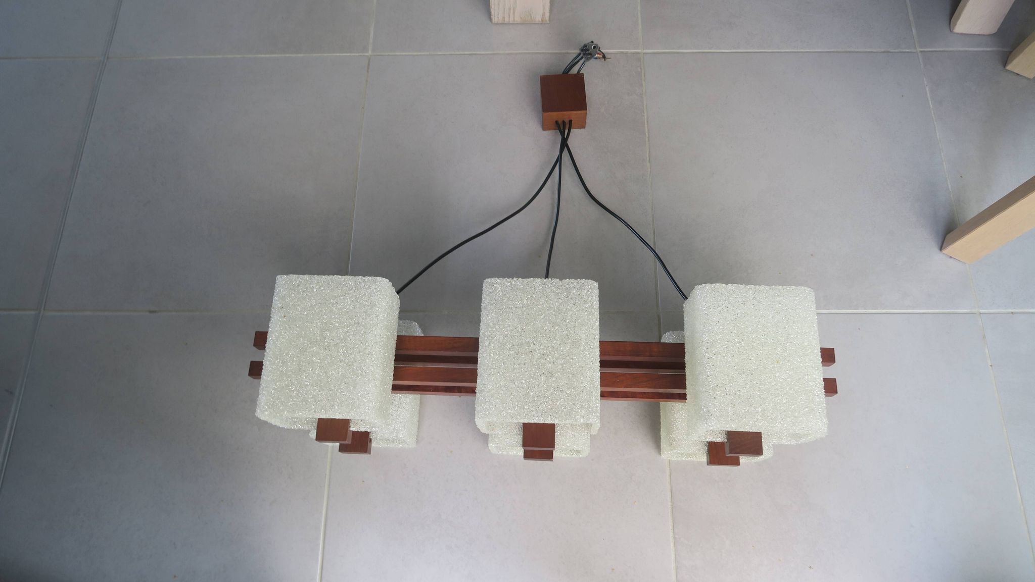 Scandinavian chandelier with 6 lights from the 60s in teak and Perspex