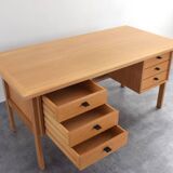 Bureau en chêne du milieu du siècle par Svend Åge Madsen pour Sigurd Hansen, années 1960.