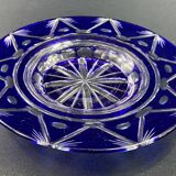 Coupelle en cristal taillé et teinté bleu Bohême