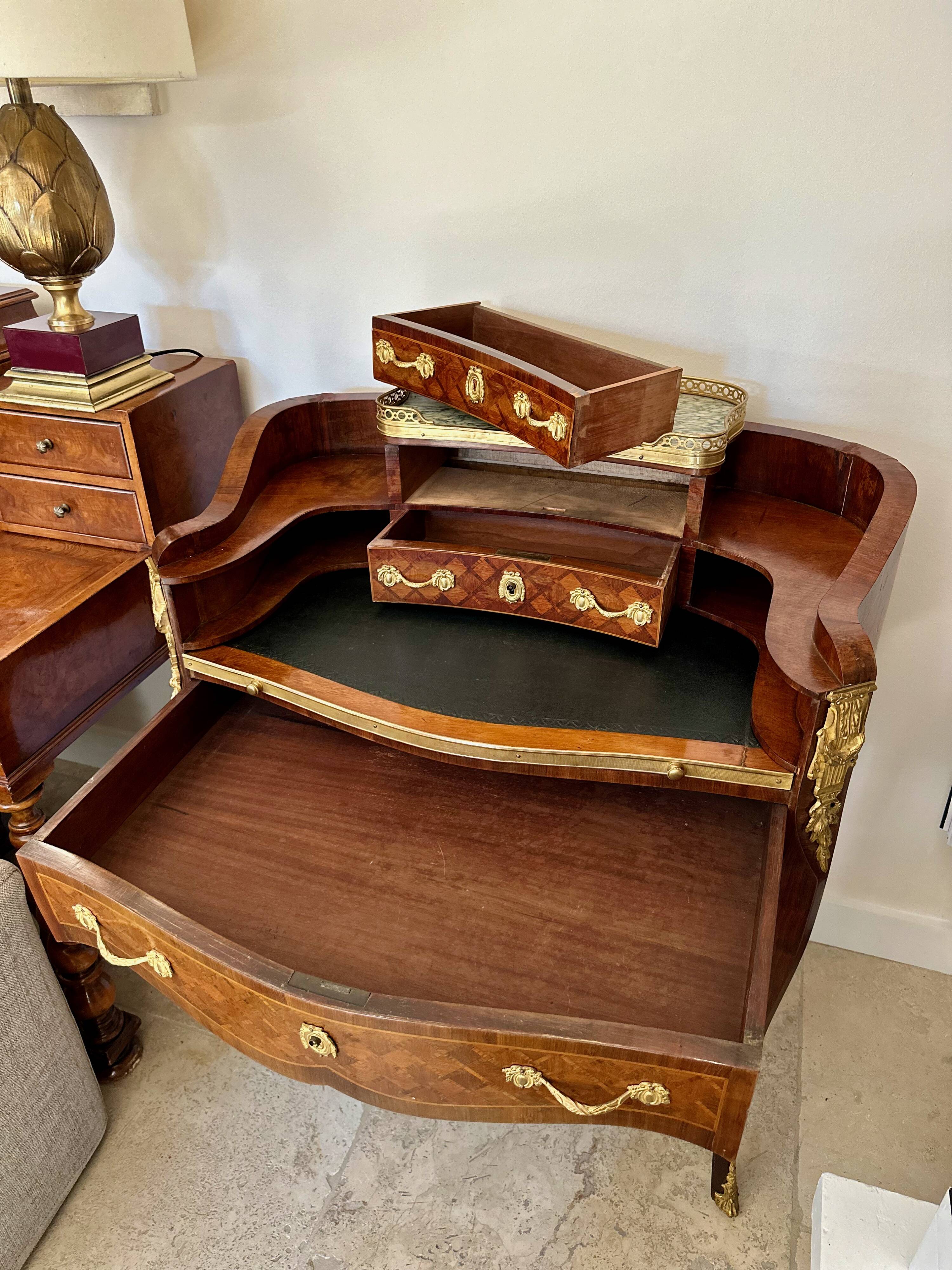 Sublime mid-tier Transition style desk, inlaid, 19th century